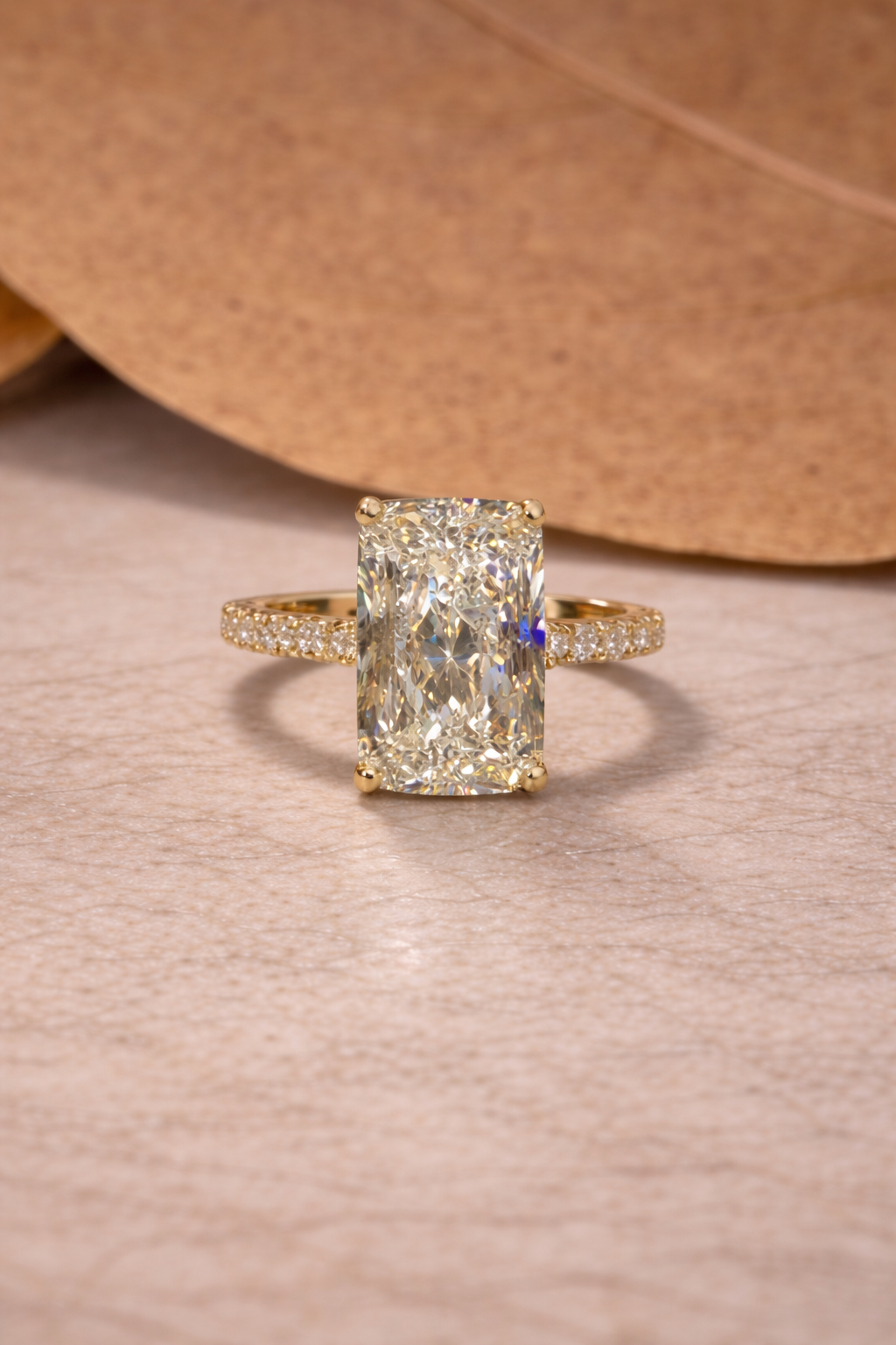 VVS1-2 D colour 5 carat radiant cut lab grown diamond ring with 18k solid gold or 18k solid white gold band